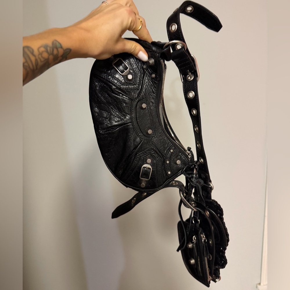 Balenciaga Black ‘Le Cagole XS‘ Leather Shoulder Bag - Picture 16 of 17